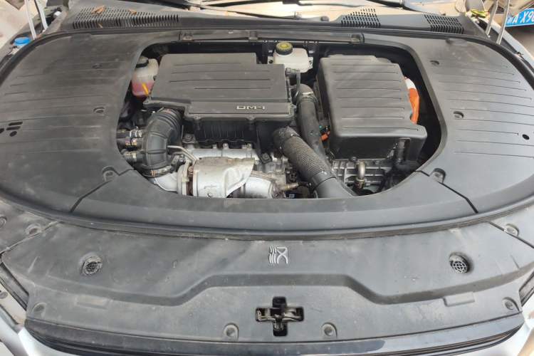 Used BYD Han 2022 DM-i 121KM Luxury Model Engine Bay