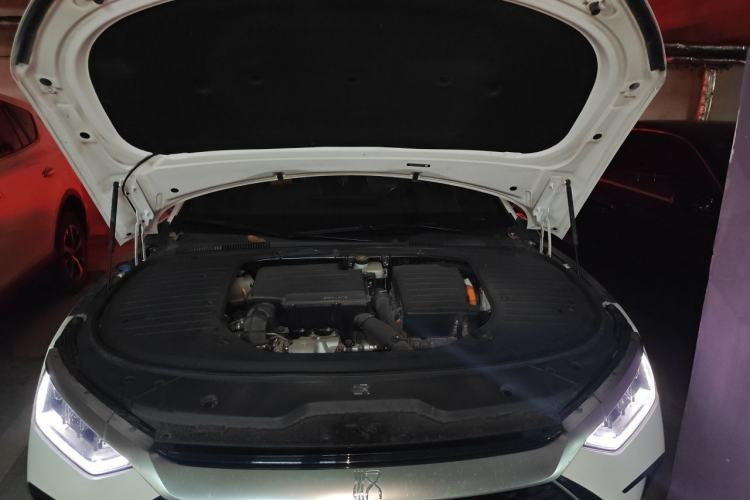 Used BYD Han 2022 DM-i 121KM Luxury Model Engine Bay