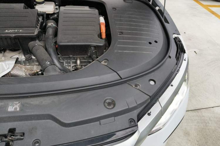 Used BYD Han 2022 DM-i 121KM Luxury Model Engine Bay Left