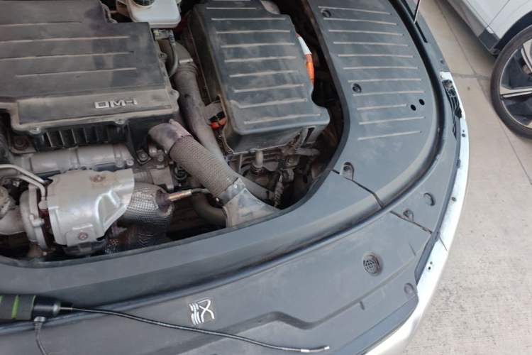Used BYD Han 2022 DM-i 121KM Flagship Model Engine Bay Left