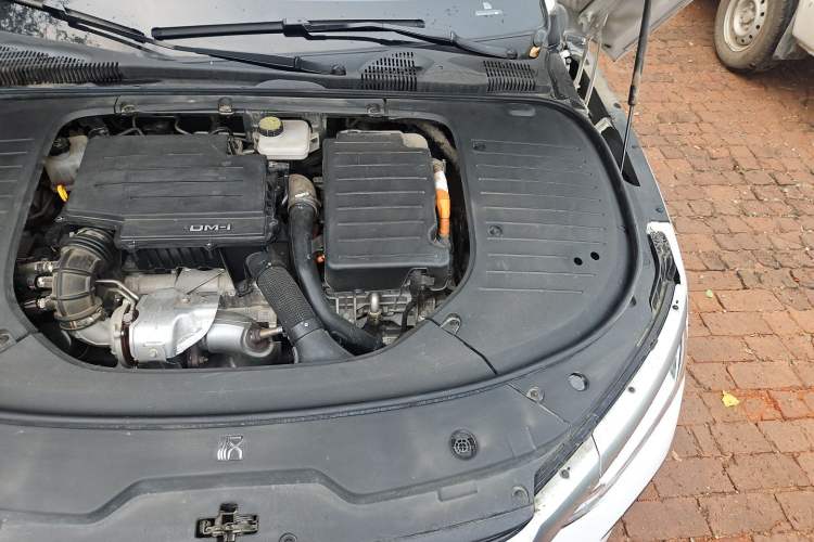 Used BYD Han 2022 DM-i 121KM Prestige Model Engine Bay Left