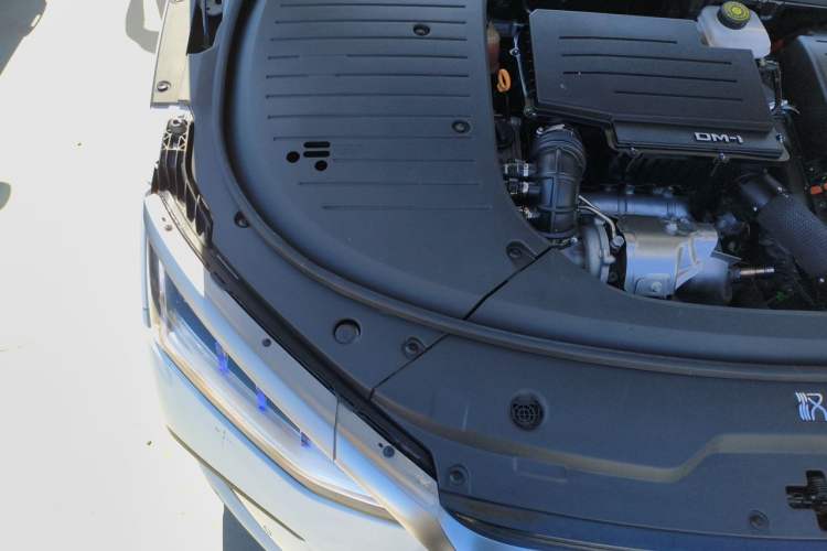 Used BYD Han 2022 DM-i 121KM Luxury Model Engine Bay Right
