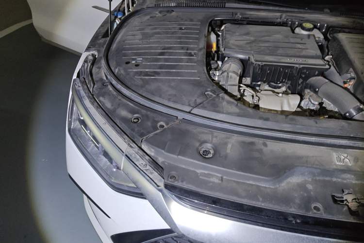Used BYD Han 2022 DM-i 242km Flagship Model Engine Bay Right