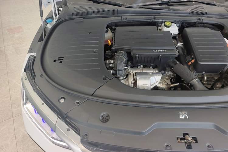 Used BYD Han 2022 DM-i 121KM Prestige Model Engine Bay Right