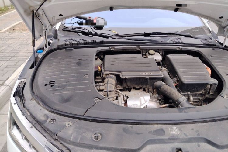 Used BYD Han 2022 DM-i 121KM Luxury Model Engine Bay Right