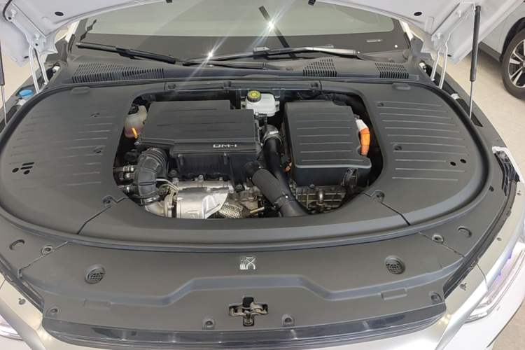 Used BYD Han 2022 DM-i 121KM Prestige Model Engine Bay