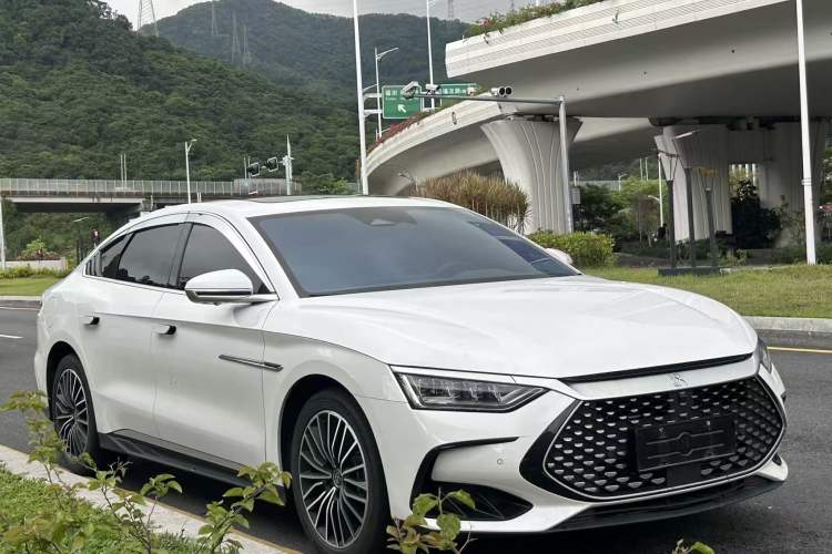 Used BYD Han 2022 DM-i 121KM Prestige Model Exterior 4
