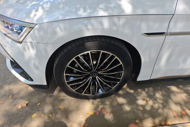 Used BYD Han 2022 DM-i 121KM Luxury Model Exterior 4