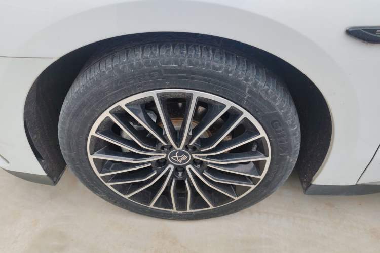 Used BYD Han 2022 DM-i 121KM Prestige Model Exterior 4