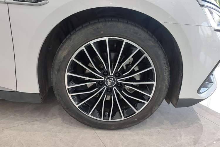 Used BYD Han 2022 DM-i 121KM Prestige Model Exterior 4