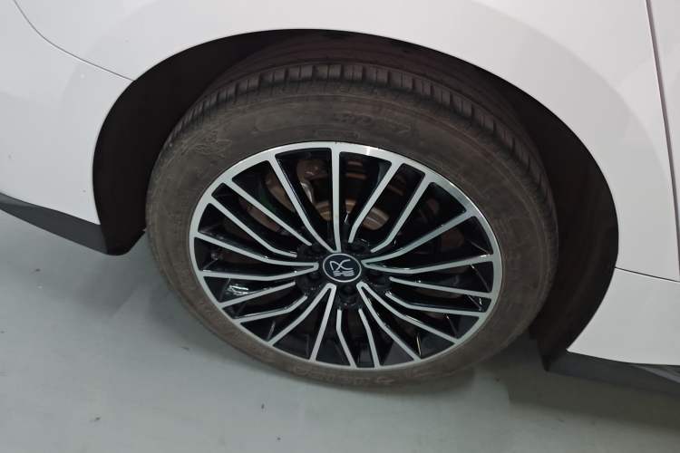 Used BYD Han 2022 DM-i 121KM Prestige Model Exterior 8