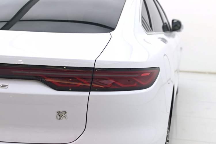 Used BYD Han 2022 DM-i 121KM Luxury Model Exterior 9