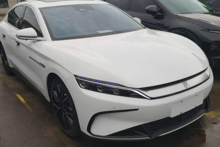 Used BYD Han 2022 EV Genesis Edition 610KM All-Wheel Drive Premium Model Front Right 45 Deg