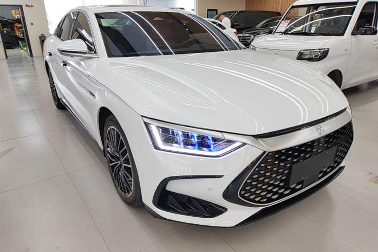 Used BYD Han 2022 DM-i 121KM Luxury Model Front Right 45 Deg