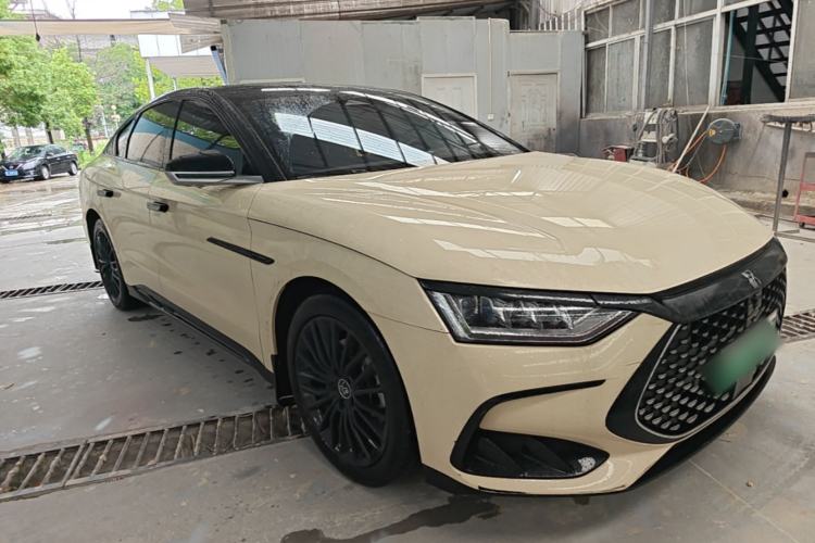 Used BYD Han 2022 DM-i 121KM Prestige Model Front Right 45 Deg