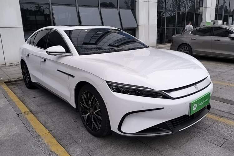 Used BYD Han 2022 EV Genesis Edition 610KM All-Wheel Drive Premium Model Front Right 45 Deg
