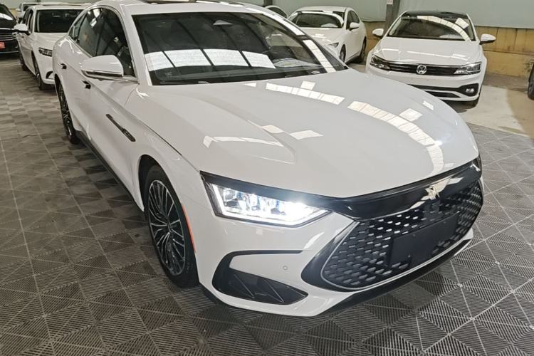 Used BYD Han 2022 DM-i 121KM Luxury Model Front Right 45 Deg