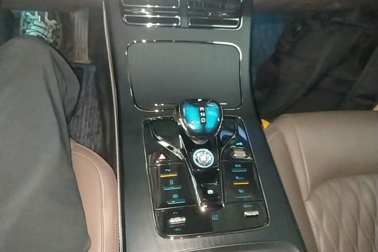 Used BYD Han 2022 DM-i 121KM Luxury Model Gear Lever