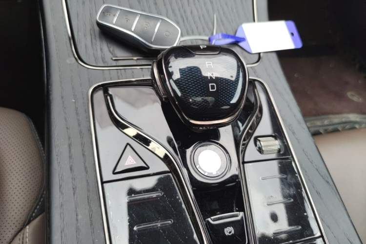 Used BYD Han 2022 EV Genesis Edition 715 km Front-Wheel-Drive Flagship Model Gear Lever