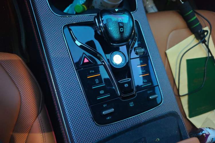 Used BYD Han 2022 DM-i 121KM Flagship Model Gear Lever