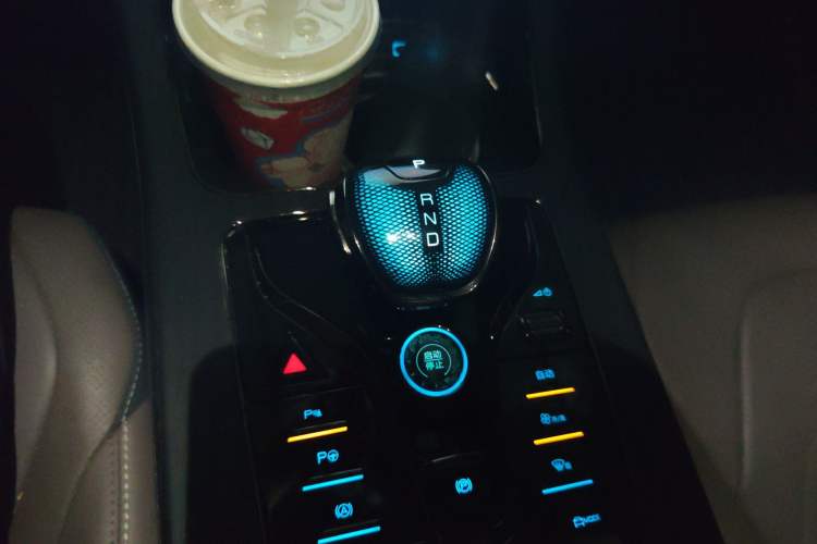 Used BYD Han 2022 EV Genesis Edition 715 km Front-Wheel-Drive Flagship Model Gear Lever