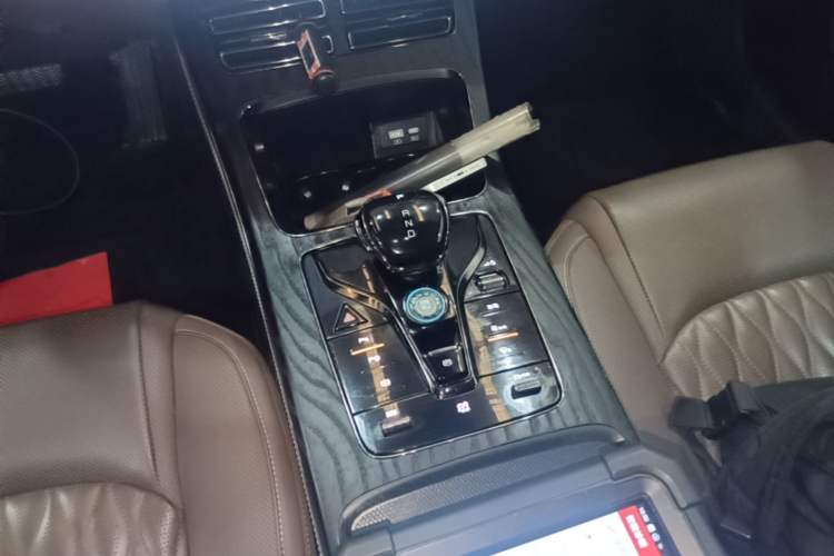 Used BYD Han 2022 EV Genesis Edition 715 km Front-Wheel-Drive Flagship Model Gear Lever