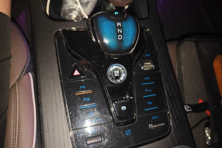 Used BYD Han 2022 EV Genesis Edition 610KM All-Wheel Drive Premium Model Gear Lever