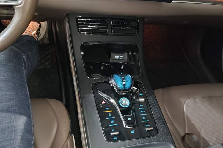 Used BYD Han 2022 DM-i 121KM Luxury Model Gear Lever