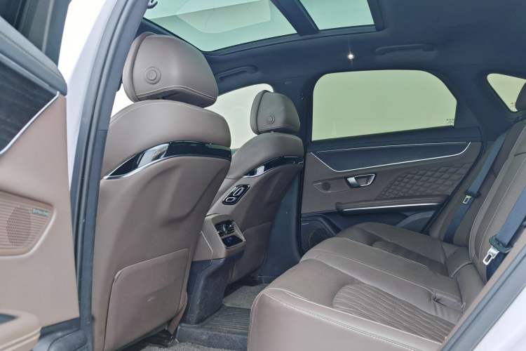 Used BYD Han 2022 DM-i 121KM Luxury Model Interior 12