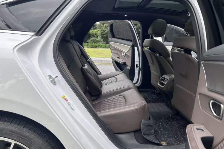Used BYD Han 2022 DM-i 121KM Prestige Model Interior 2