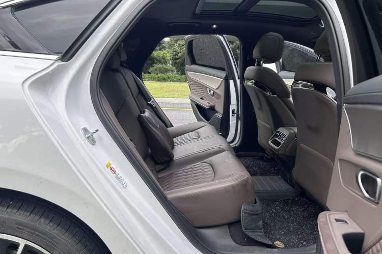Used BYD Han 2022 DM-i 121KM Prestige Model Interior 3