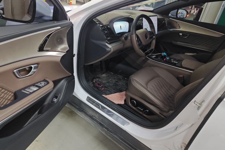 Used BYD Han 2022 DM-i 121KM Prestige Model Interior 3