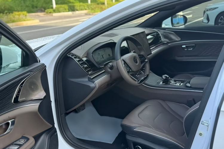 Used BYD Han 2022 DM-i 121KM Luxury Model Interior 3