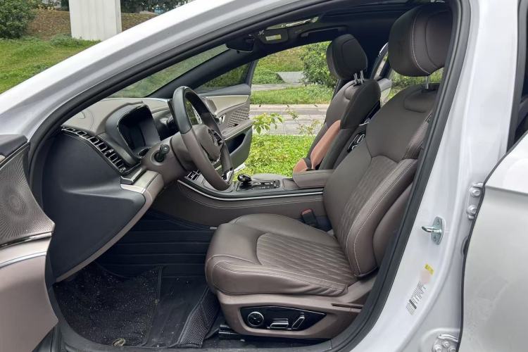 Used BYD Han 2022 DM-i 121KM Prestige Model Interior 4