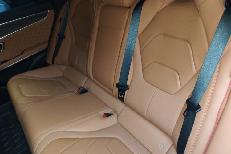 Used BYD Han 2022 DM-i 121KM Luxury Model Interior 4