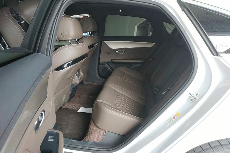 Used BYD Han 2022 DM-i 121KM Prestige Model Interior 4