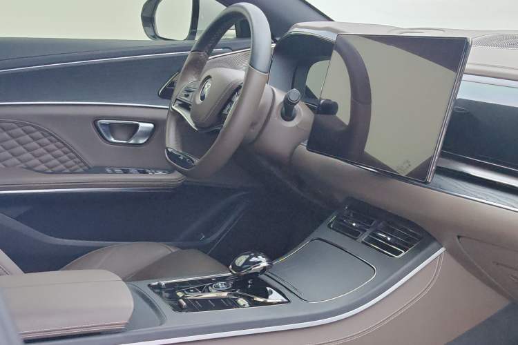 Used BYD Han 2022 DM-i 121KM Luxury Model Interior 4