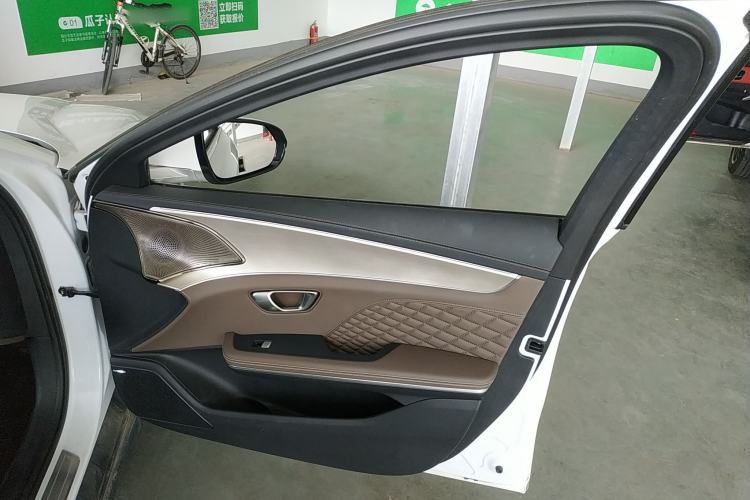 Used BYD Han 2022 DM-i 121KM Prestige Model Interior 5