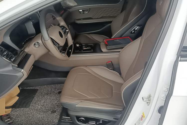 Used BYD Han 2022 EV Genesis Edition 715 km Front-Wheel-Drive Flagship Model Left Front Seat