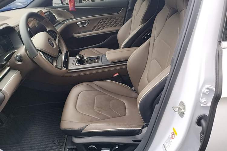 Used BYD Han 2022 EV Genesis Edition 715 km Front-Wheel-Drive Flagship Model Left Front Seat