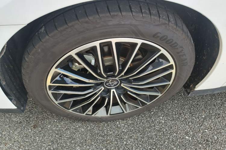 Used BYD Han 2022 DM-i 121KM Luxury Model Left Front Wheel Hub
