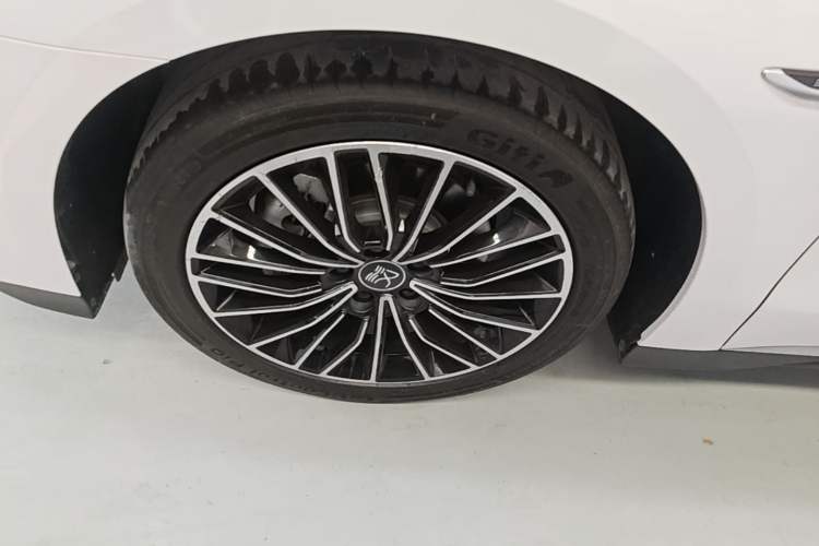 Used BYD Han 2022 DM-i 121KM Prestige Model Left Front Wheel Hub