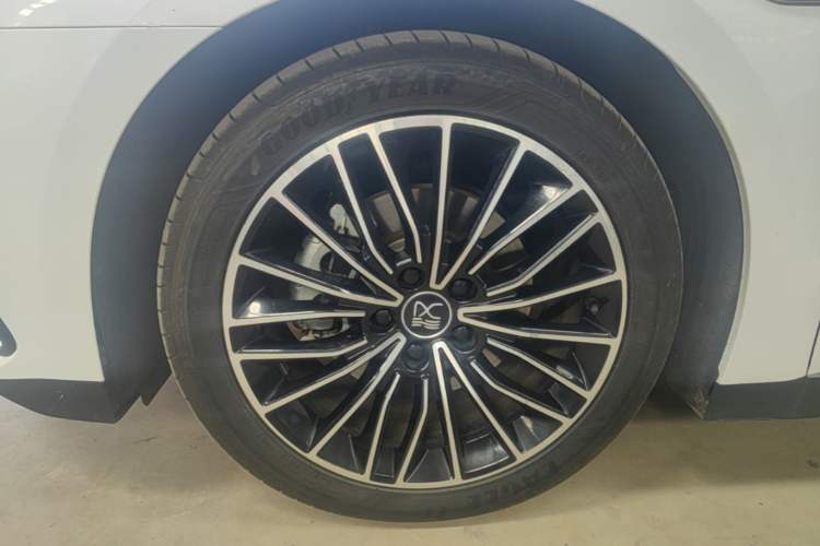 Used BYD Han 2022 DM-i 121KM Prestige Model Left Front Wheel Hub