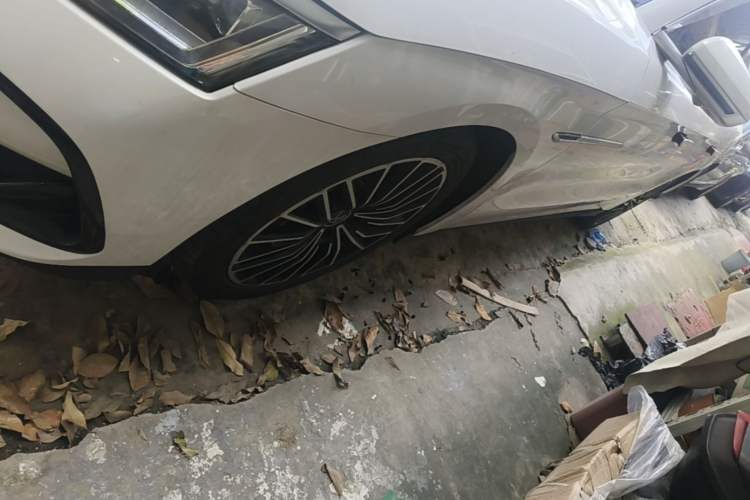 Used BYD Han 2022 DM-i 121KM Prestige Model Left Front Wheel Hub