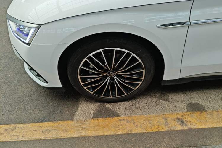 Used BYD Han 2022 DM-i 121KM Luxury Model Left Front Wheel Hub