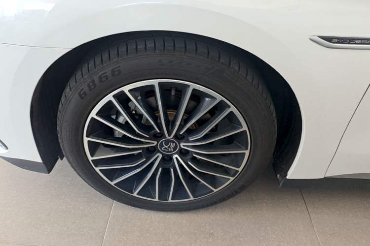 Used BYD Han 2022 DM-i 121KM Luxury Model Left Front Wheel Hub