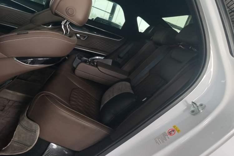 Used BYD Han 2022 DM-i 121KM Luxury Model Left Rear Seat