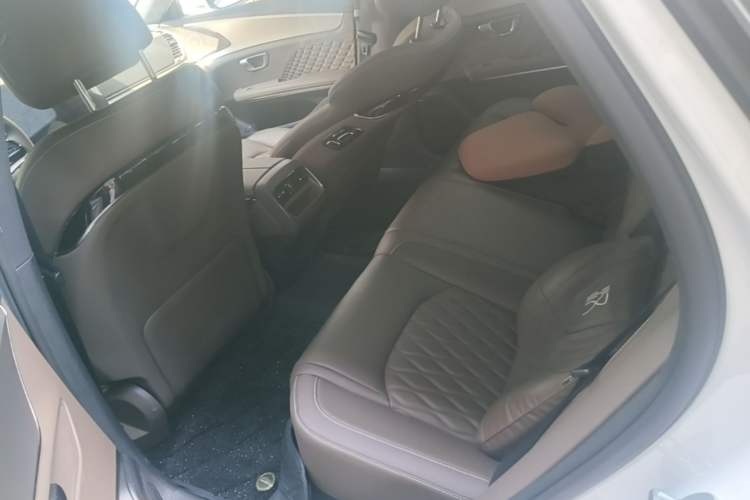 Used BYD Han 2022 DM-i 121KM Prestige Model Left Rear Seat