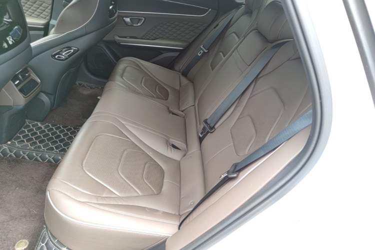 Used BYD Han 2022 EV Genesis Edition 715 km Front-Wheel-Drive Flagship Model Left Rear Seat