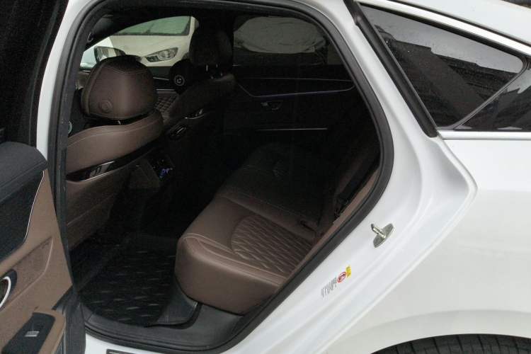 Used BYD Han 2022 DM-i 121KM Luxury Model Left Rear Seat